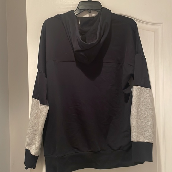 Womens Puma XL hoodie - Picture 4 of 4